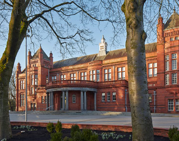 the outside of the Whitworth gallery