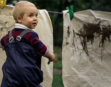 a child playing outdoord